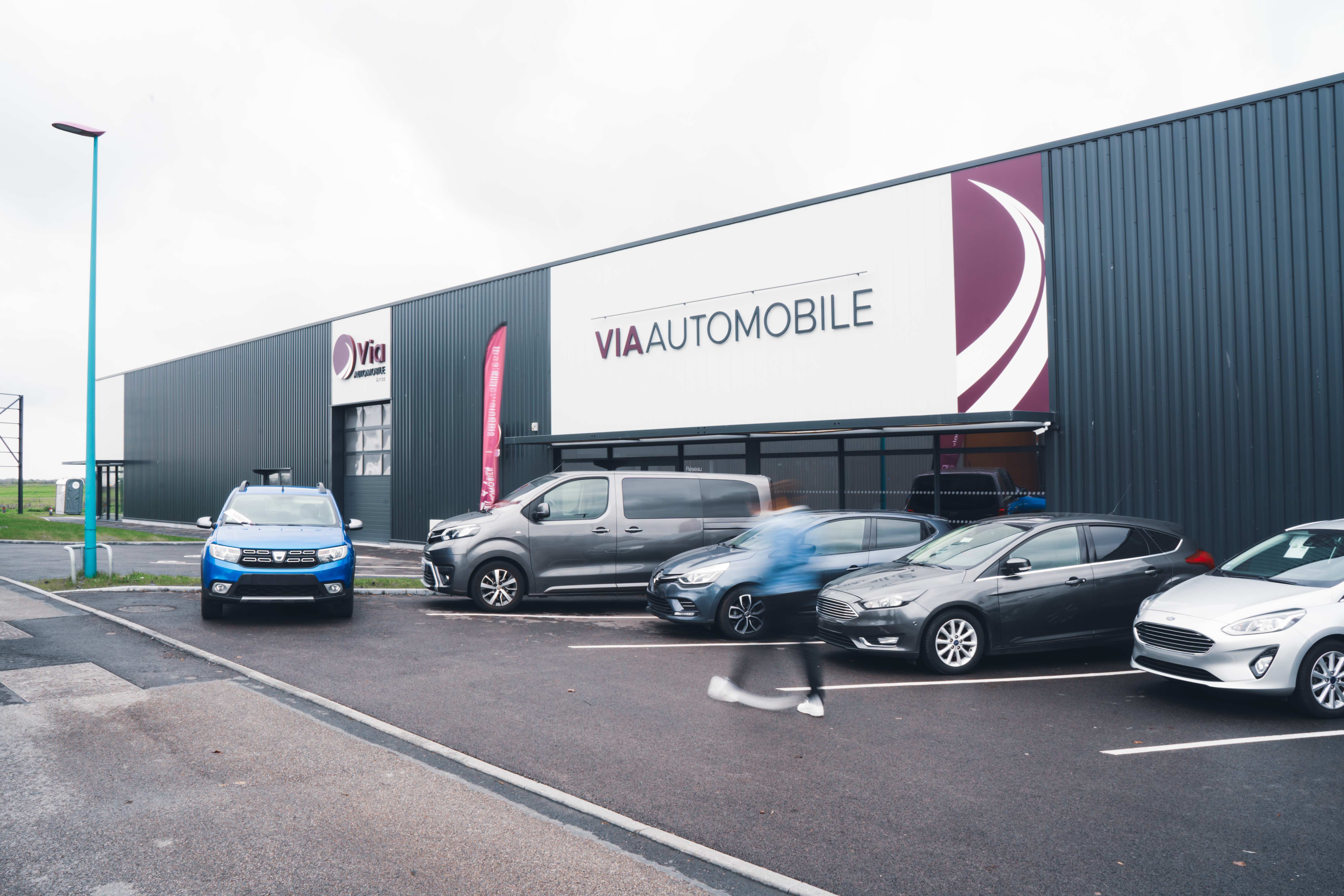 via-automobile-agence-Arras-1 2.jpg